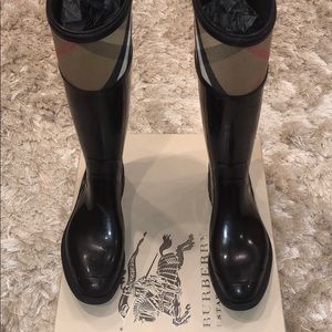 Burberry Knee high Rainboot 100%authentic with box